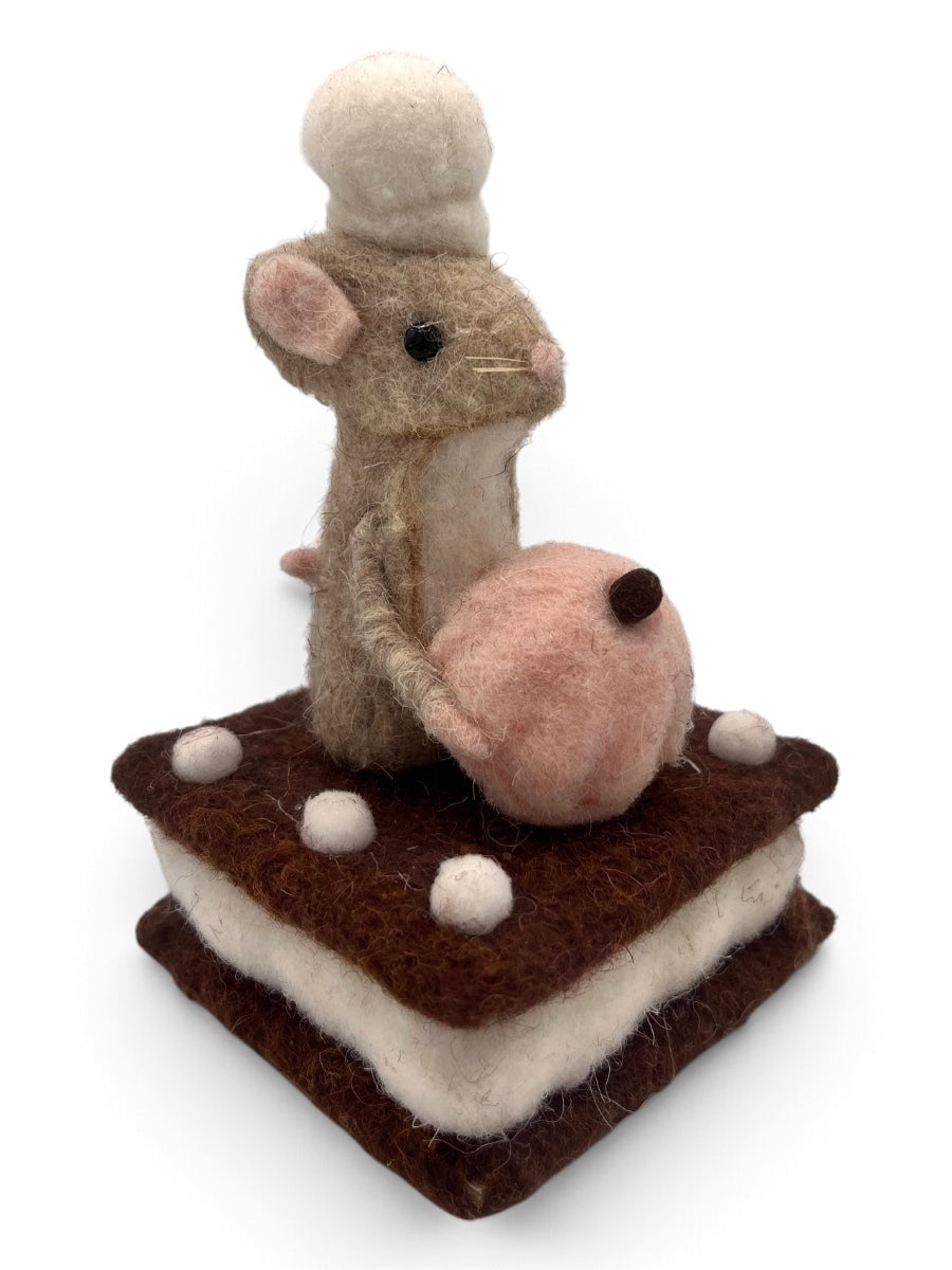 Mouse w/ Fancy Dessert 5''