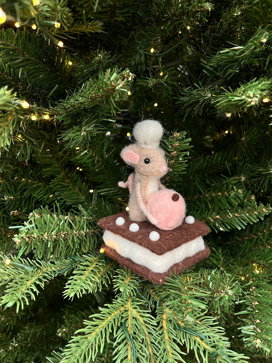 Mouse w/ Fancy Dessert 5''