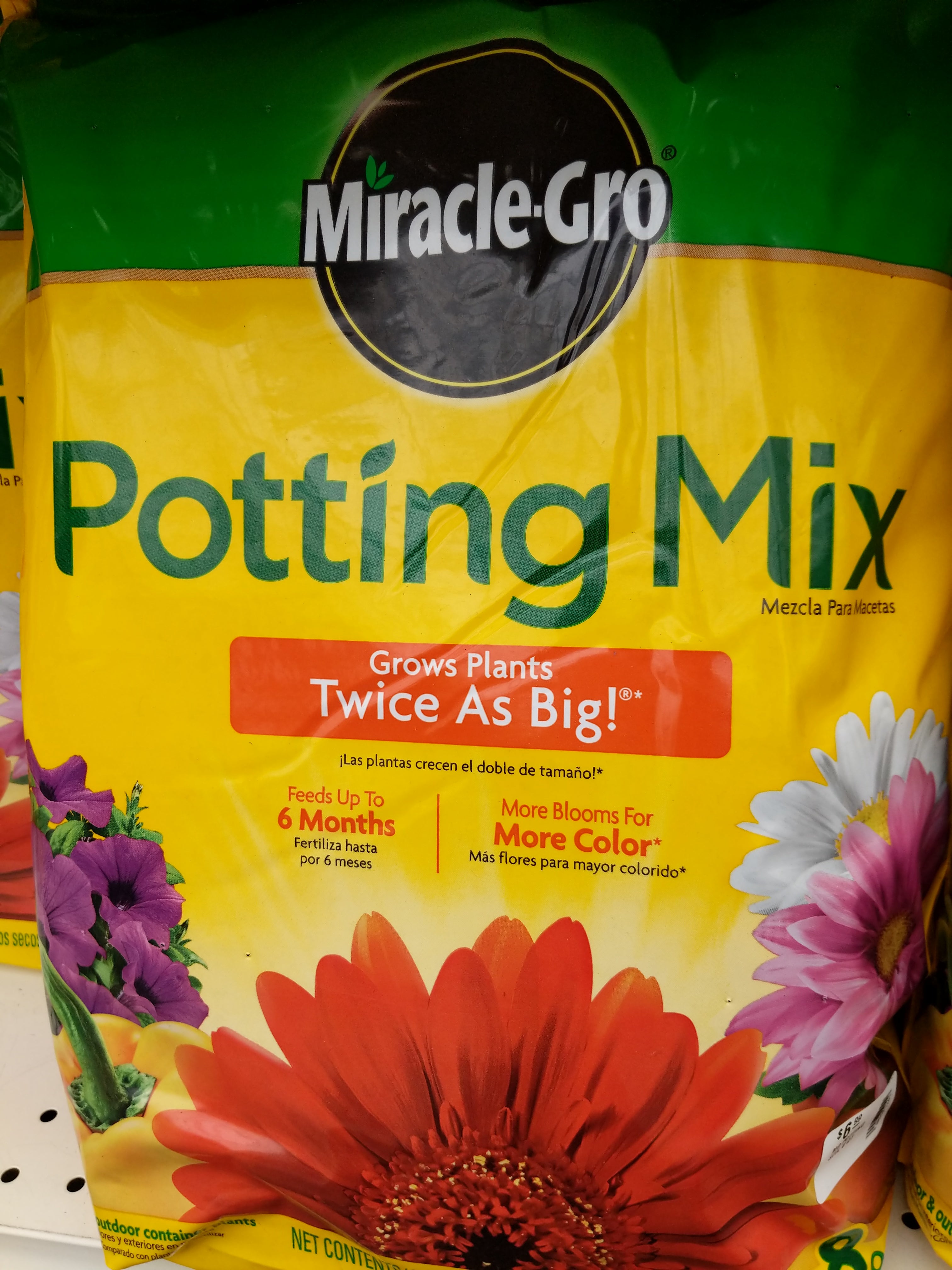 Miracle-Gro Potting Mix 8 qt